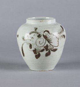 Dóza s květinovým vzorem, dynastie Yi, 1392-1910 (keramika) od Korean School