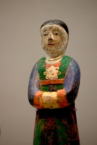 Dekorativní postava hrobu. Polychromované vyřezávané dřevo, pozdní období Joseon (Choson). od Korean School