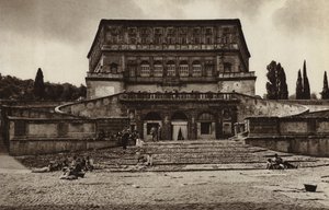 Itálie: Caprarola, Palazzo Farnese (černobílá fotografie)