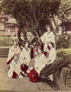 Miko, aneb vystupování v chrámovém tanci v Naře, kolem roku 1890