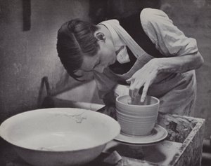 Keramika v Etonu (černobílá fotografie) od Laszlo Moholy-Nagy
