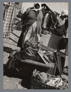 Bleší trh v Turku, Finsko Marktweiß v Åbo (Turku) Finsko (název na objektu) od Laszlo Moholy Nagy