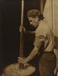 Tovární dělník od Lewis W. Hine