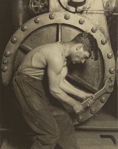 Mechanik a parní čerpadlo od Lewis W. Hine