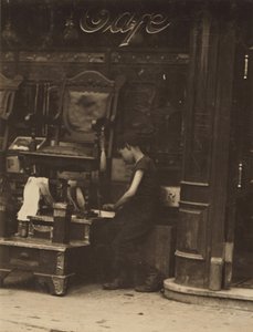 Mladý obuvník pracující na Canal Street v New Yorku od Lewis Wickes Hine