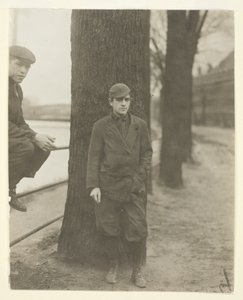 Chlapec z bělidla, Leon Halcourt, 16 let, Lawrence, Massachusetts od Lewis Wickes Hine