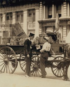 Poslové v rozhovoru na náměstí Union Square v New Yorku od Lewis Wickes Hine