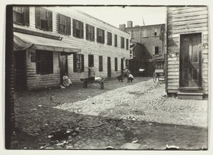 Černošská ulička, kde bydlí běloši, Washington, D.C. od Lewis Wickes Hine