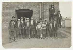 Polední hodina, King Mfg. Co., Augusta, Georgia od Lewis Wickes Hine