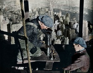 Přinýtování posledních šroubů na budově The Morning Mast of the Empire State, c1931 od Lewis Wickes Hine