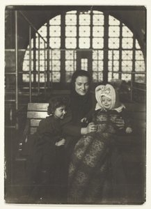 Ruská rodina, Ellis Island od Lewis Wickes Hine