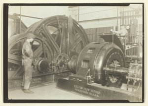 Doly dnes pomocí kabelů (s elektrickým pohonem). Toto je elektrárna v pensylvánském uhelném dole. od Lewis Wickes Hine