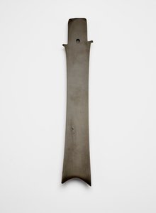 Vidlicová čepel (zhang 璋), cca 2000-1700 př. n. l. (nefrit, nefrit)