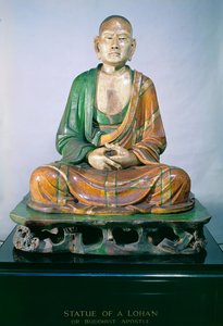 Kamenina Luohan, dynastie Liao, (glazovaná kamenina)