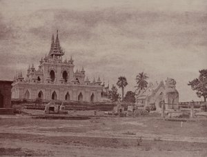 Amerapoora: Pagoda Sindu Shwe koo od Linnaeus Tripe
