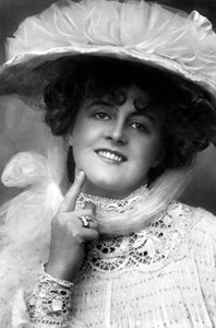 Marie Studholme 1875-1930, anglická herečka, 1900.
