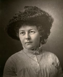 Adela Measor , irská herečka, 1882 od London Stereoscopic and Photographic Co