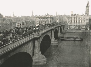 London Bridge při pohledu na sever, 1895. od London Stereoscopic and Photographic Co