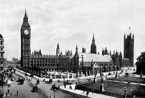 Houses of Parliament a Westminster Hall při pohledu z Parliament Square, Londýn, c1905. od London Stereoscopic and Photographic Co