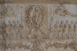 Scény posledního soudu, Příběhy apokalypsy, basreliéfy Lorenza Maitaniho (před 1275-1330) a asistentů, čtvrtý pilíř, průčelí katedrály Orvieto, Umbrie, Itálie