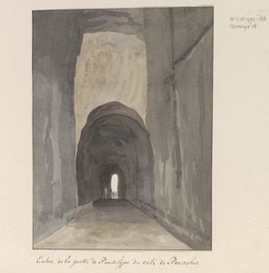 Ingang van grot Crypta Neapolitana (z Grotta di Posillipo) a an de kust van Pozzuoli Vchod do jeskyně Pausilype poblíž Pozzuoli (název na objektu) Cesty po Itálii, Sicílii a Maltě - 1778 (název série) od Louis Ducros