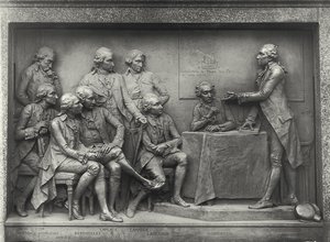 Antoine Laurent Lavoisier (1743-94) vysvětluje svou analýzu vzduchu svým kolegům (bronz) (č/b foto)