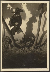 [Chlapec v kostýmu piráta] od Louis Fleckenstein
