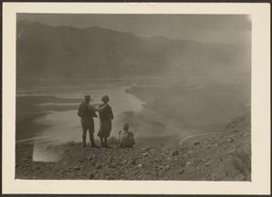 [Postavy v Desert Oasis] od Louis Fleckenstein