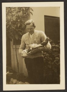 [Muž s holuby] od Louis Fleckenstein