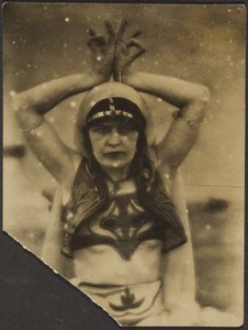 Nautch Girl od Louis Fleckenstein