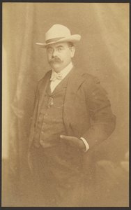 [Autoportrét ve stoje] od Louis Fleckenstein