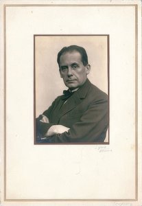 Walter Gropius (1883-1969). Počátek 20. let 20. století od Louis Held