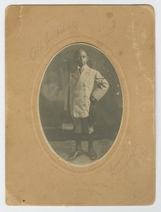 Fotografie Luciuse Harpera, Jr., který odešel do školy, ca. 1910. od Lucius Harper