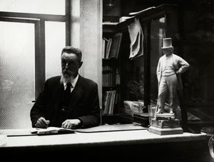 Pan Gubinelli, poslední ředitel kavárny Antico Caffè Greco na Via Condotti.