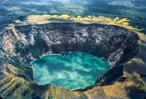 Kráterové jezero sopky Coseguina v severozápadní Nikaragui