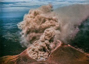 Sopka Momotombo v Nikaragui od Luis Marden