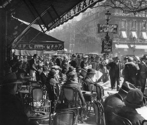 Café de la Paix, Paříž, 1937