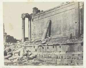 Baalbeck Heliopolis, Jupiterův chrám, východní fasáda, Sýrie, 184951, tištěno 1852. od Maxime Du Camp