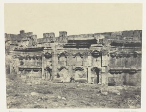 Baalbeck, interiér ohrady chrámů Slunce a Jupitera; Sýrie od Maxime Du Camp