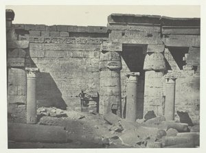 Medinet-Habou, Peristyle paláce Ramses-Méiamoun, Théby, 184951, vytištěno 1852. od Maxime Du Camp