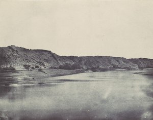 Lehký šátek na hlavu. Východní břeh Nilu Vesnice Bab. Pohled na jih od Philoe, 1850. od Maxime Du Camp