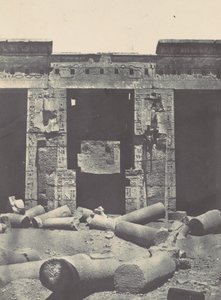 Thebes. Medinet-Habou. Východní část peristylu paláce Ramses-Méiamoun, 1850. od Maxime Du Camp