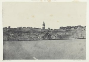 Celkový pohled na Esneh, Horní Egypt, 184951, vytištěno 1852. od Maxime Du Camp