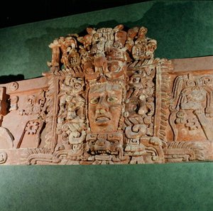 Architektonická maska, Campeche, poloostrov Yucatán, Mexiko (štuk) od Mayan Mayan