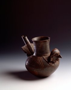 Předkolumbijské umění, mayská civilizace, postklasické období: zoomorfní nádoba představující ptáka. Z Asuncion Mita Jutiapa, Guatemala. Slunce. h. 15,5 x průměr 7,6 cm Guatemala, Museo Nazionale di Archeologia e Etnologia - Předkolumbovské umění, Mayská c