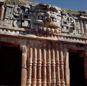 Pohled na palác od Mayan Mayan