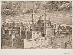 Mešita se dvěma minarety při pohledu od severozápadu; na druhé straně vody je vidět Galata? V pravém dolním rohu je krychlový kámen, na kterém je vyleptán čtvercový geometrický obrazec, obrazec, který pravděpodobně zobrazuje od Melchior Lorck