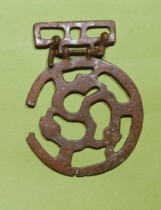 Dekorace na opasek nalezená v Saint-Denis, Francie (kov) od Merovingian