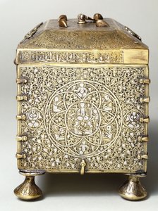 Mezopotámská stříbrem vykládaná mosazná rakev s číselníky pro kombinační zámek (pohled z boku) od Mesopotamian