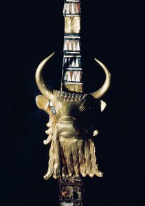 Hlava býka, dekorace z harfy, 2800-2300 př.nl (zlacené dřevo) (viz 198659)